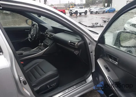 2016 Lexus Is 200T z USA, uszkodzony, nr VIN JTHBA1D27G5018398